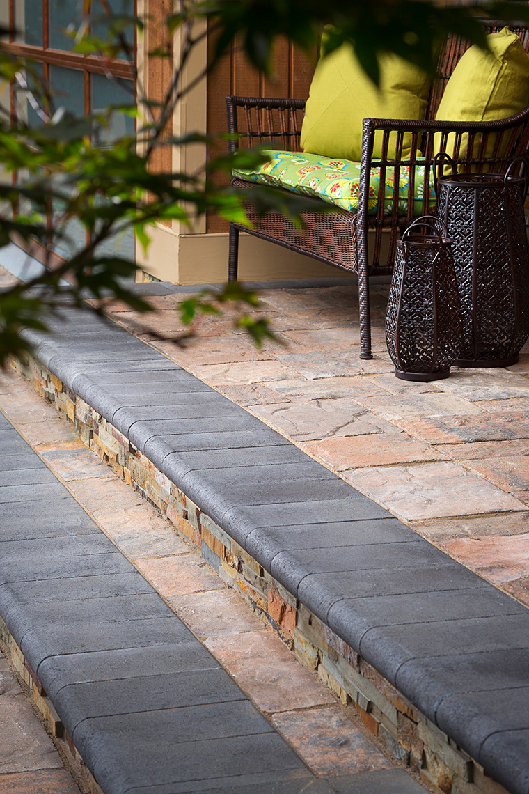 AnchorS_RES_BEL2014_Walkways_LafittPaver_Bullnose_002